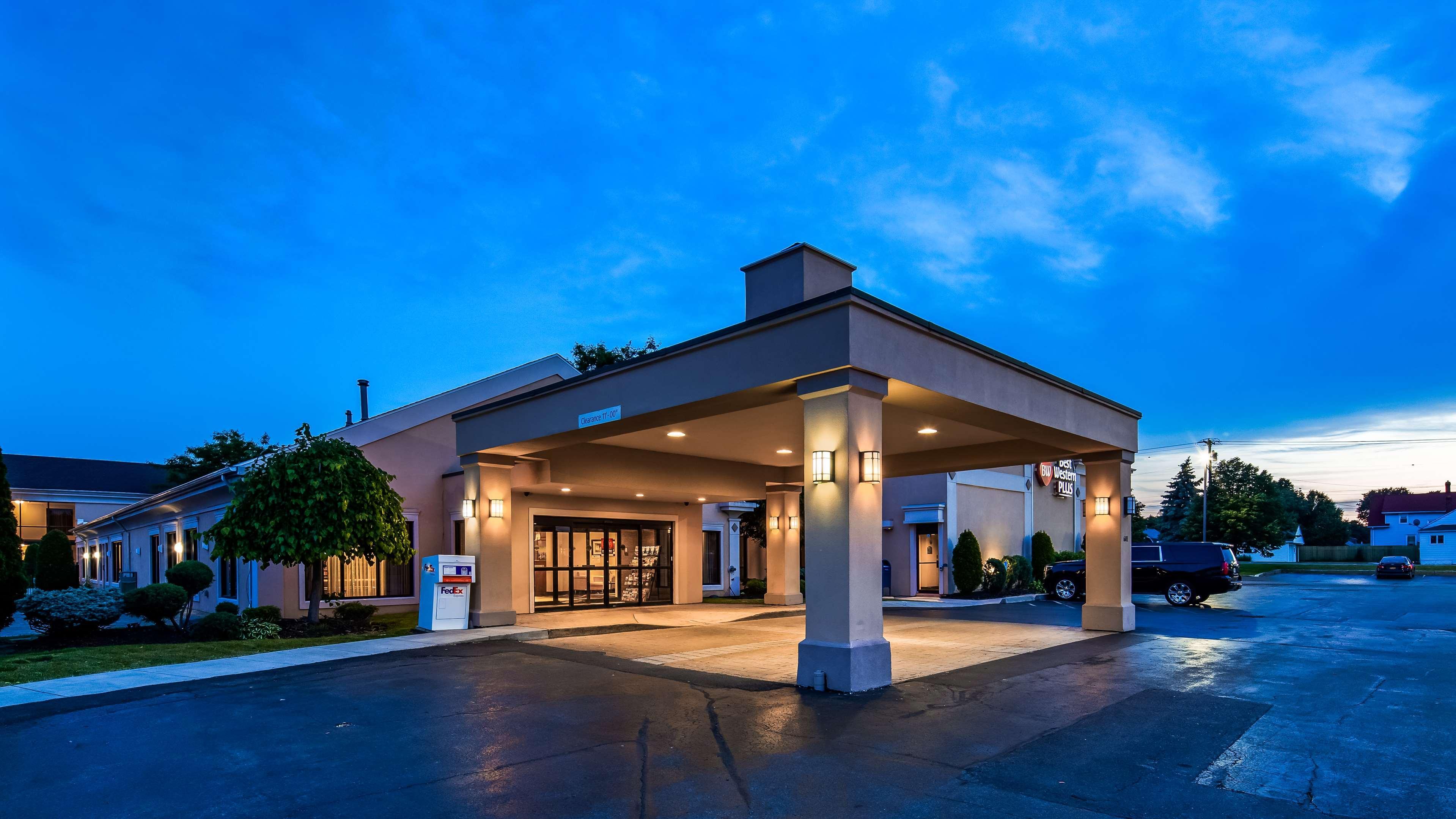 Best Western Galleria Inn & Suites Cheektowaga Exterior photo