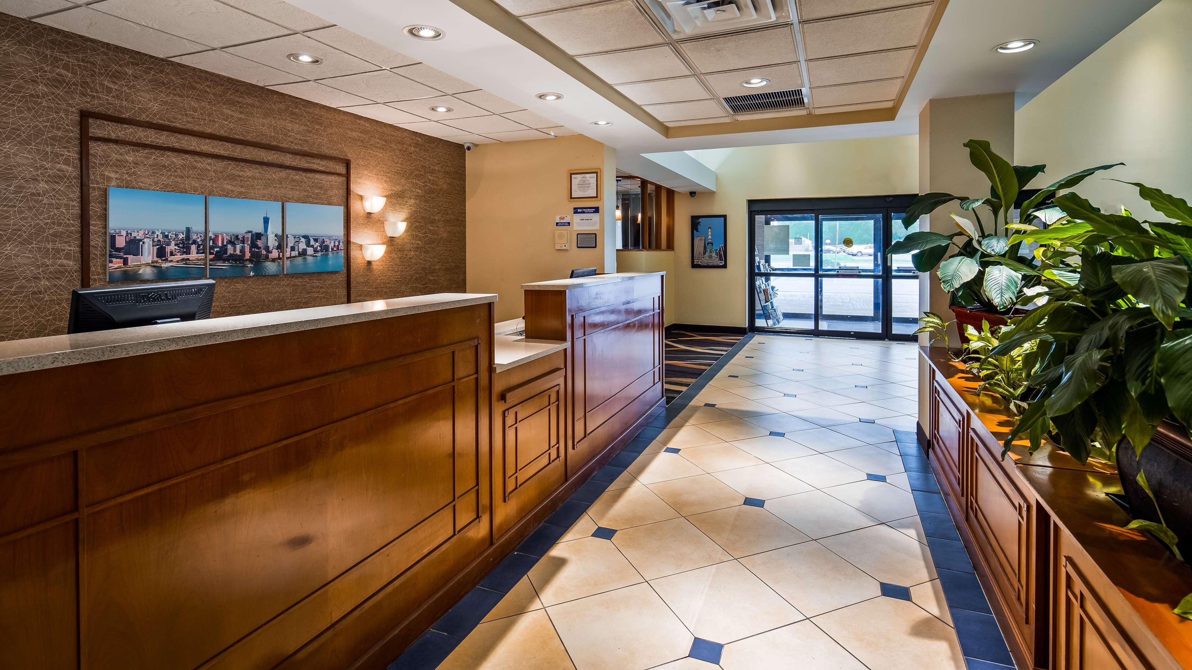 Best Western Galleria Inn & Suites Cheektowaga Exterior photo